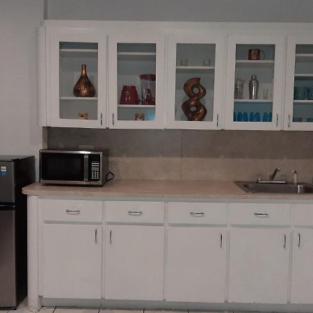 Hallandale Studio With Pool Apartment Холандейл Бийч Екстериор снимка