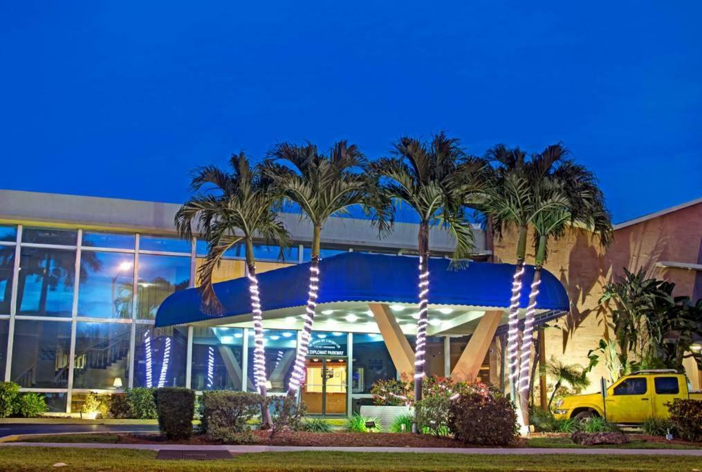 Hallandale Studio With Pool Apartment Холандейл Бийч Екстериор снимка