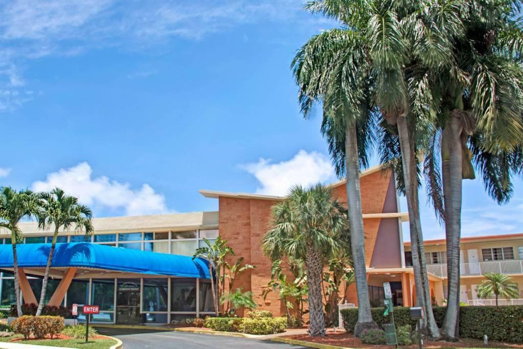 Hallandale Studio With Pool Apartment Холандейл Бийч Екстериор снимка