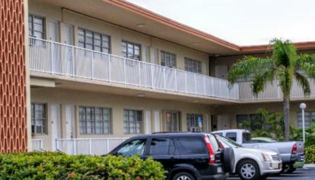 Hallandale Studio With Pool Apartment Холандейл Бийч Екстериор снимка